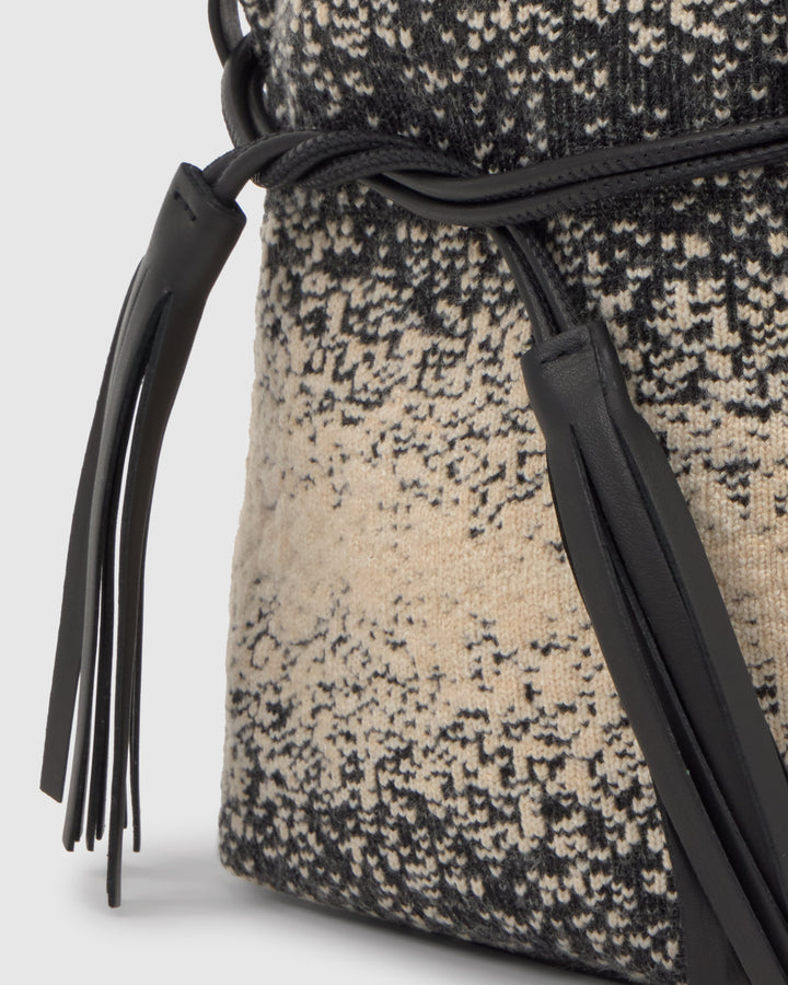 B. FLORENCE/284 NEGRO/CRUDO